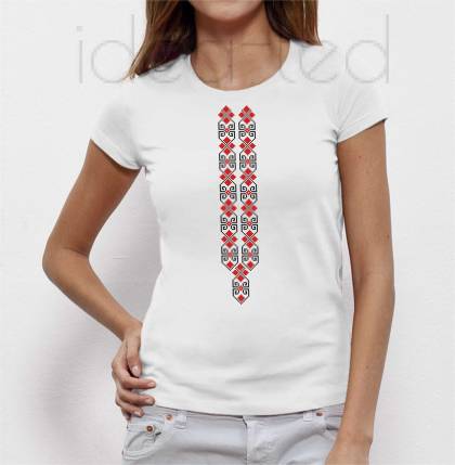 Дамска тениска с народен мотив