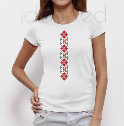 Дамска тениска с народен мотив