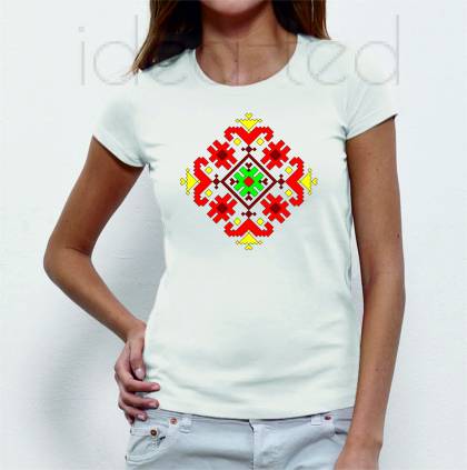 Дамска тениска с народен мотив