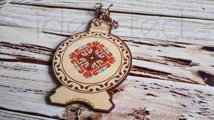 Мартеница с народен мотив и магнит