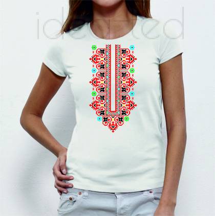 Дамска тениска с народен мотив
